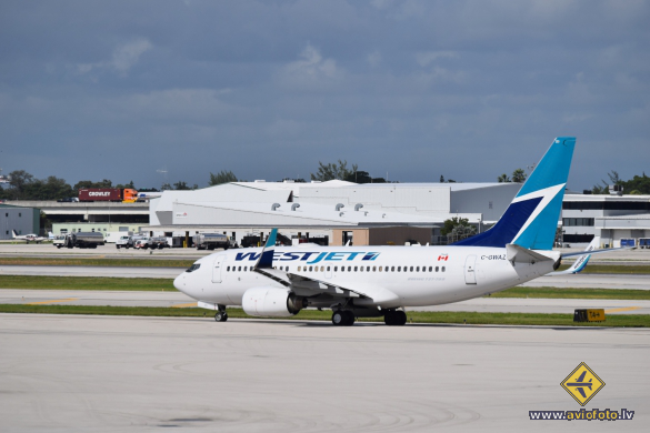 Boeing 737-7CT
